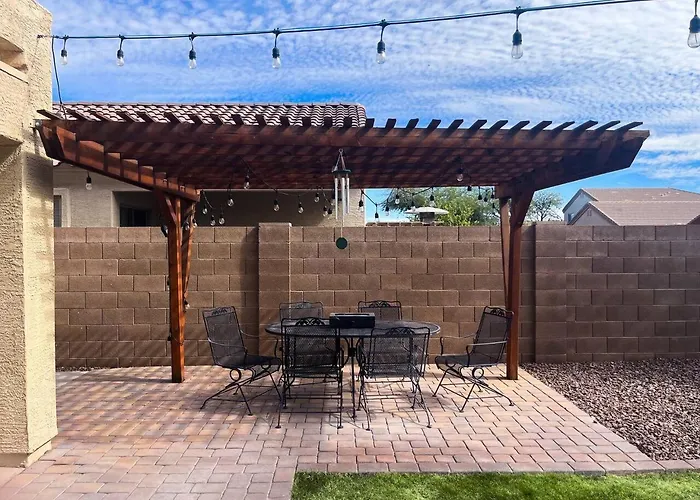 Family Home: Game + Yard Near Spring Training Sun City