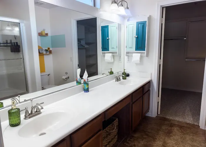 Family Home: Game + Yard Near Spring Training * Sun City